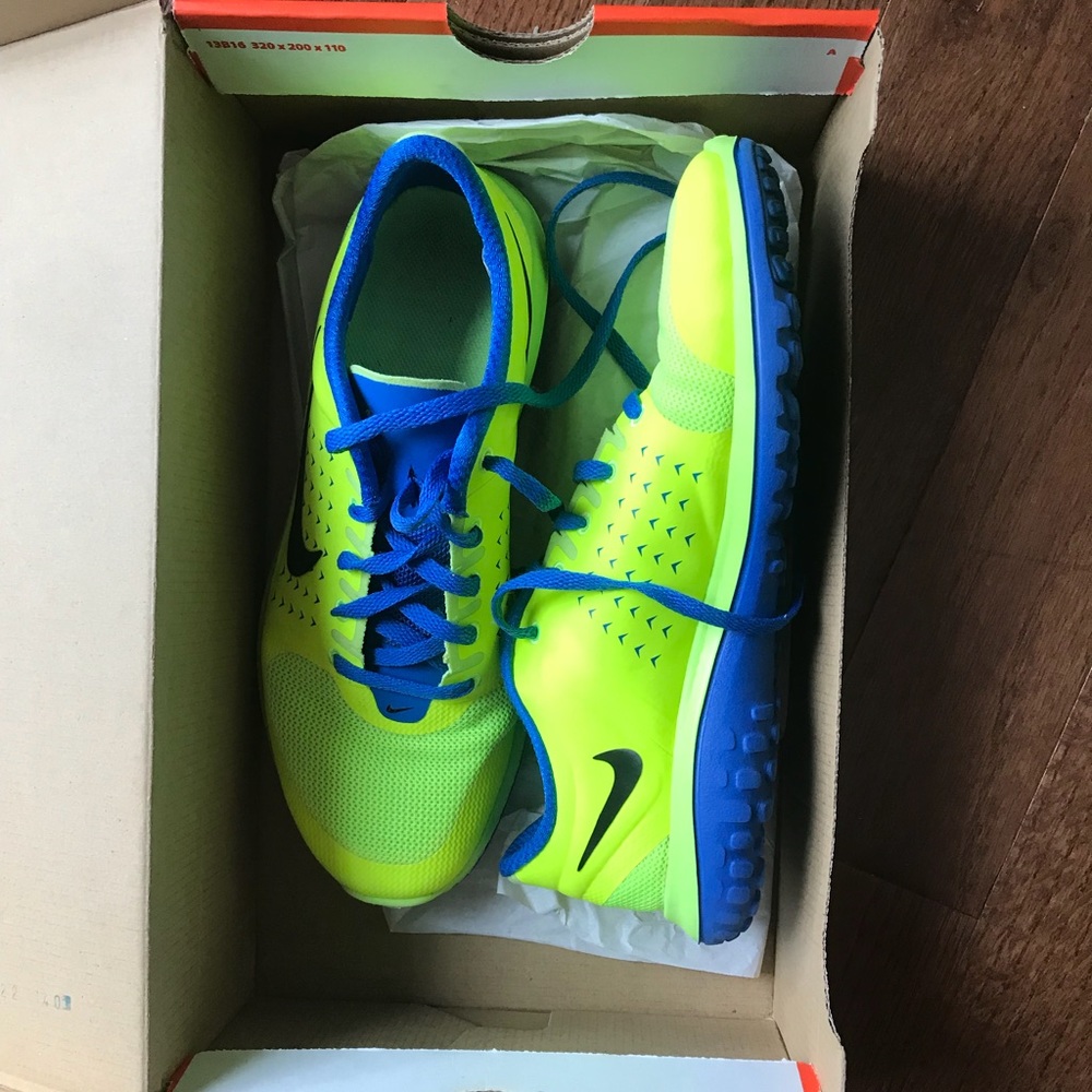 Nike Lite Run Neon Sneaker